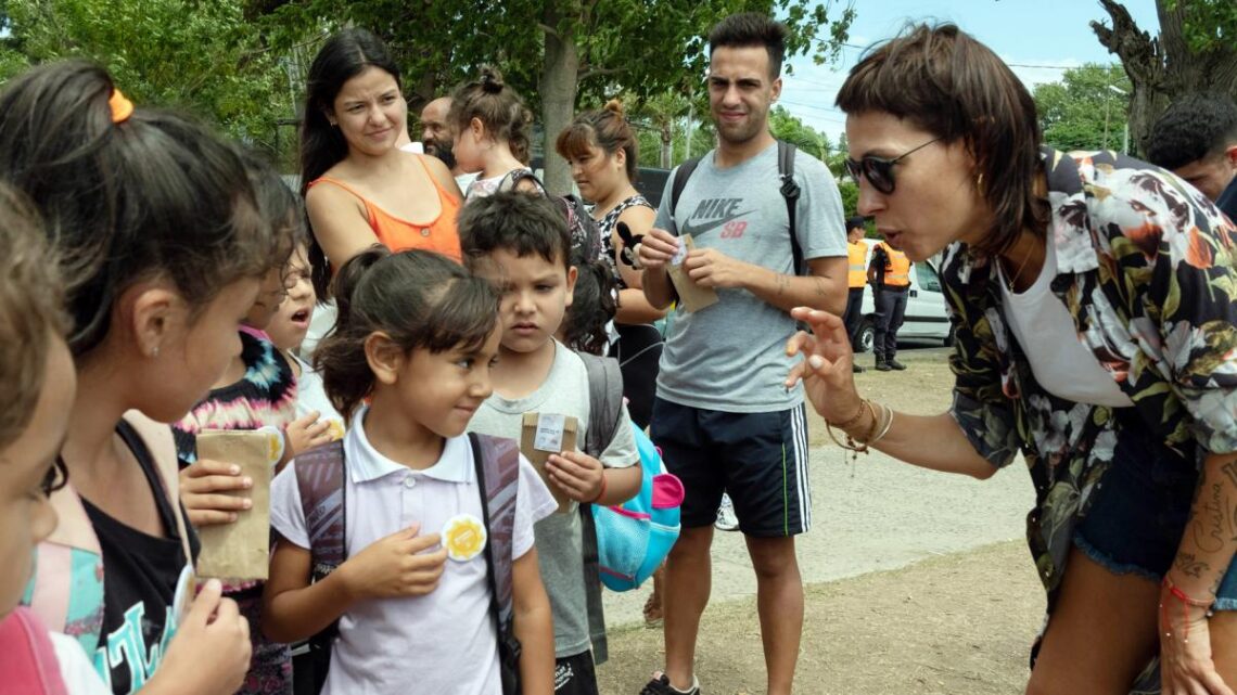 En el Día Mundial de la Educación Ambiental«Playas Limpias»: voluntarios y funcionarios limpiaron la ribera de Quilmes