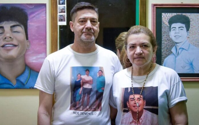 JuicioEl dolor de los padres de Fernando Báez Sosa en la octava audiencia: los golpes y la sangre en la ropa