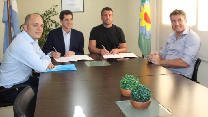 Pila:Con la presencia de Wado de Pedro se firmó el convenio «Municipios de Pie»