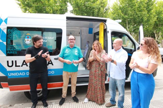 Hoy en la ProvinciaKreplak entregó una ambulancia en los municipios de Pila y Castelli