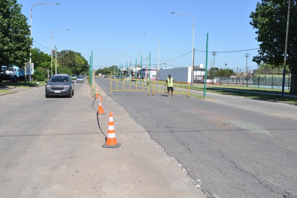 ChascomúsCorte al tránsito vehicular en el carril central de la Avenida Presidente Alfonsín por los trabajos de armado del corsódromo