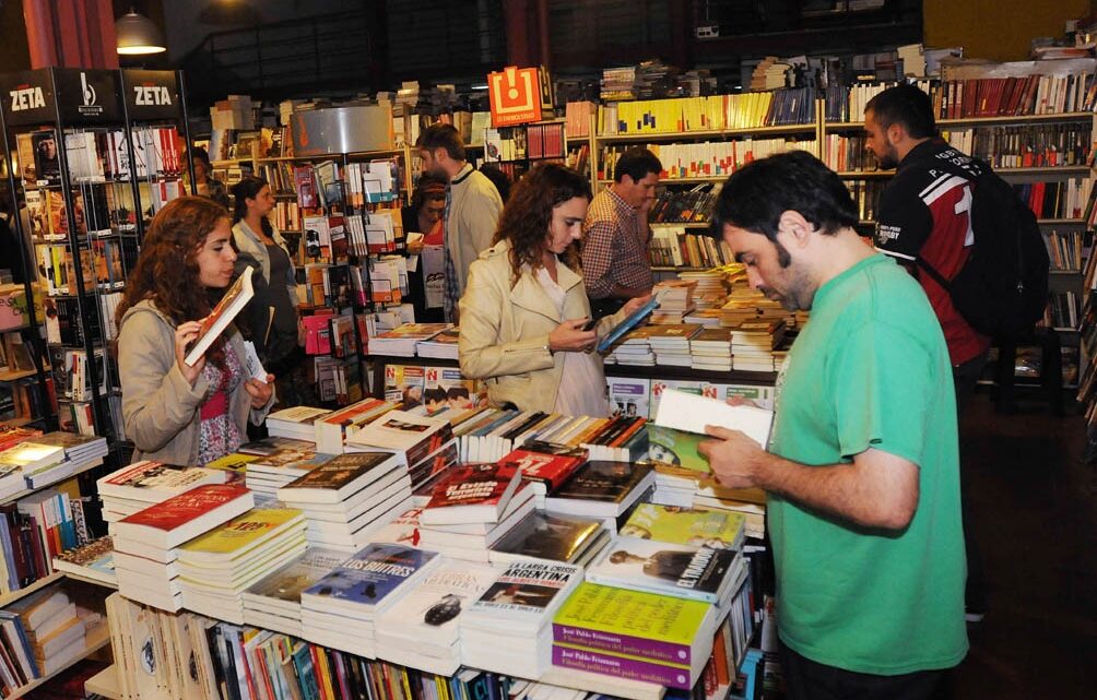 SÁBADO 4 DE MARZOLa Noche de las Librerías se realiza este año bajo el lema «40 años de democracia»