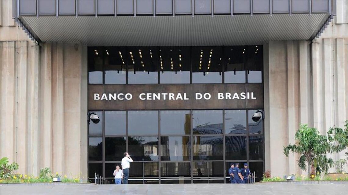 Se busca un cambio de rumboRousseff, el PT y economistas se suman a la batalla de Lula por el Banco Central
