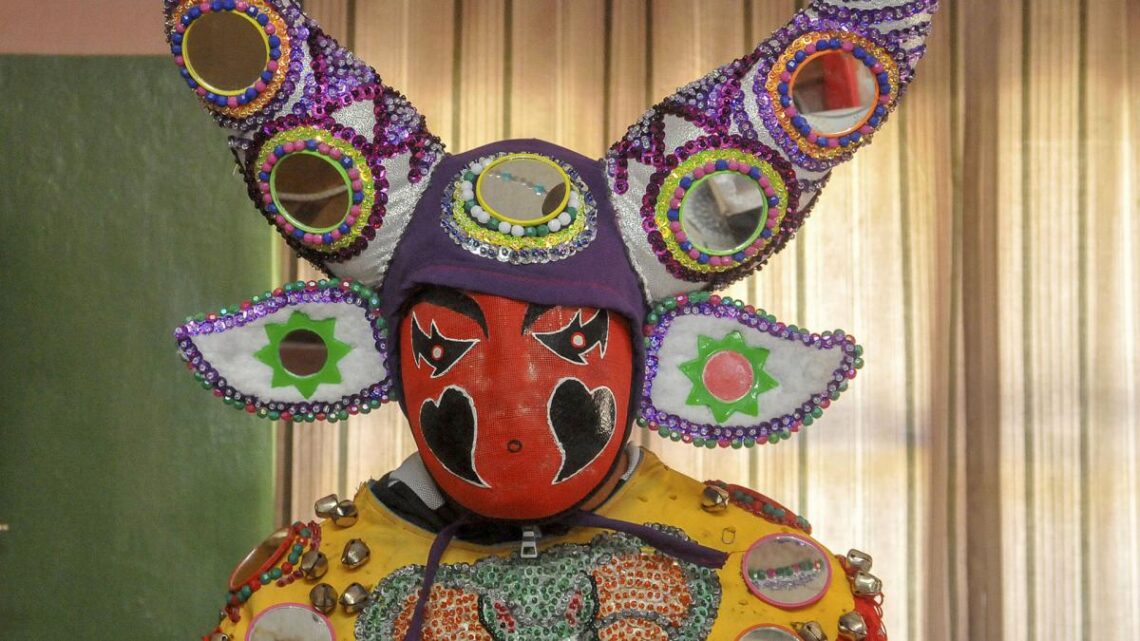 Apartir del próximo sábadoEl Diablo elabora su disfraz contrarreloj y se dispone a alegrar a miles en el carnaval jujeño