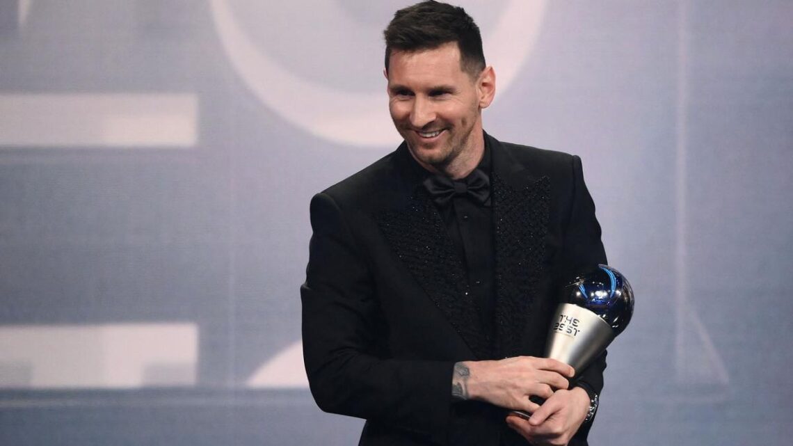  Messi, Scaloni, Dibu y la hinchada, los mejoresArgentina en la cima del fútbol mundial: se llevó todos los premios «The Best»