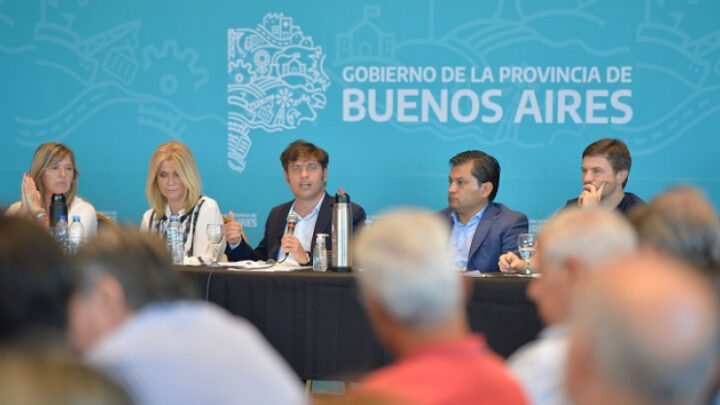 San PedroKicillof presentó la tercera etapa del Plan Integral de Mejoras de Caminos Rurales