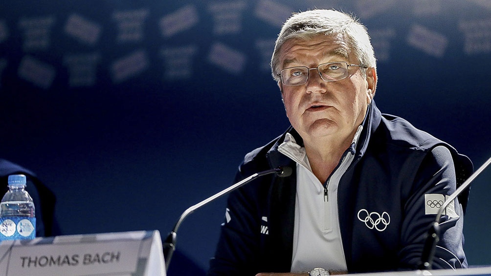  Comité Olímpico Internacional Bach defiende la vuelta de atletas rusos para competir bajo bandera neutral