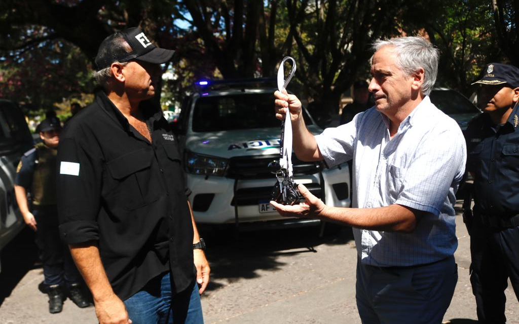 Berni encabezó la recorrida El gobierno de Kicillof entregó móviles policiales en Chascomús, Monte, Belgrano y Ranchos