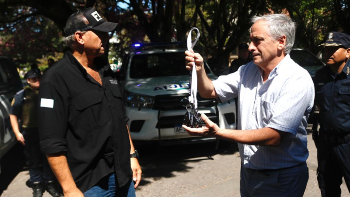 Berni encabezó la recorrida El gobierno de Kicillof entregó móviles policiales en Chascomús, Monte, Belgrano y Ranchos