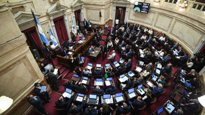 El FdT los acusó de "soberbios" y "mezquinos"La oposición hizo fracasar la sesión e impidió tratar Alcohol Cero y la Ley Lucio