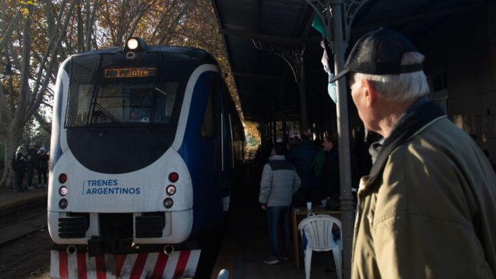  De Mercedes a Tomás JofréEl primer tren turístico de Buenos Aires ya transportó casi 2 mil pasajeros