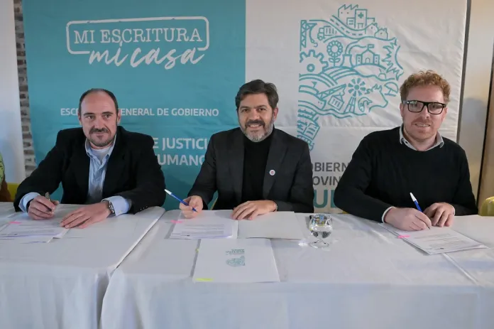 RanchosPrograma Puentes: Bianco y Álvarez firmaron nuevos convenios para General Paz