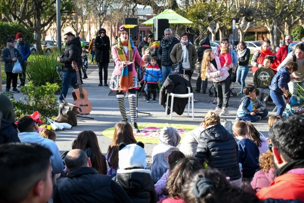 INTENDENTE OPTIMISTAGastón celebró la recuperación del espacio público de su ciudad, en el marco de las vacaciones de invierno