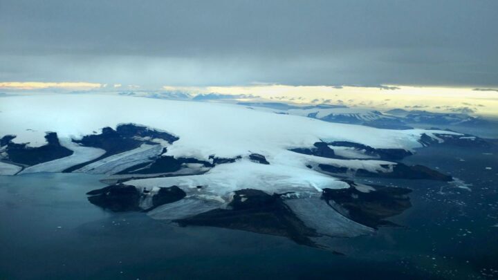 Advierten por el impacto ambientalDescubren flujos oceánicos cálidos que se dirigen hacia los hielos antárticos