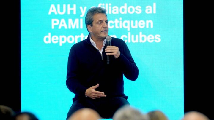 ACTO CON PROTAGONISTAS DEL DEPORTE ARGENTINOSergio Massa comprometió asistencia directas a los clubes de barrio del país y autarquía para el ENARD