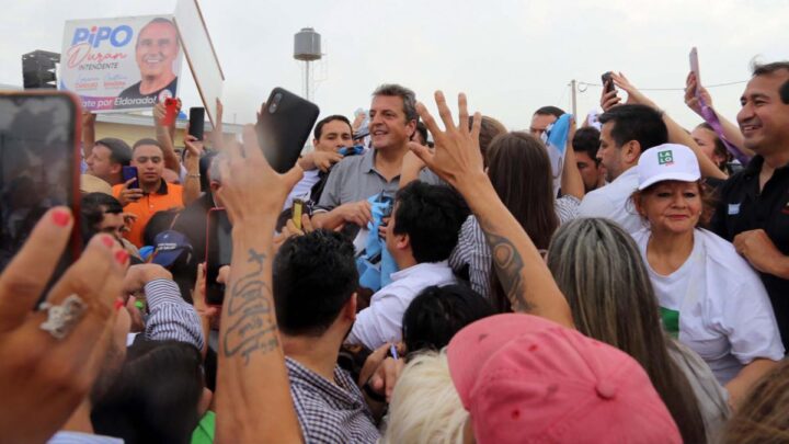 En la previa del debateMassa cierra una caravana en La Matanza, junto a Kicillof y Máximo Kirchner