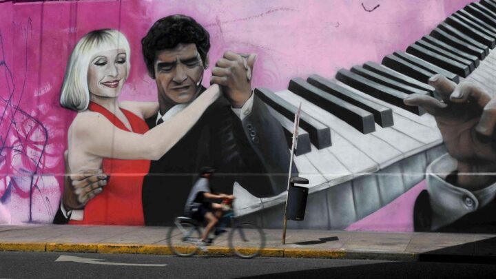 Cumple 63 añosVarios proyectos artísticos recuerdan y engrandecen el mito de Maradona