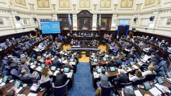 SUMAS Y RESTAS EN LAS DISTINTAS TRINCHERAS POLITICASEl domingo se definirá el nuevo panorama legislativo bonaerense, con los nuevos senadores y diputados