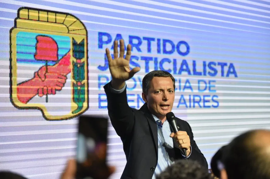 INTENDENTE DE ESTEBAN ECHEVARRIAFernando Gray pidió la renuncia a la conducción del PJ de Alberto Fernández y Máximo Kirchner