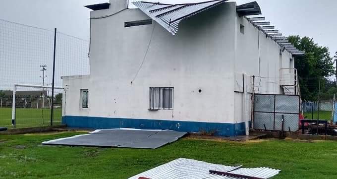 ENTIDAD COMUNITARIA MUY ARRAIGADA A LA LOCALIDADEl temporal golpeó fuerte al Club Unión Vecinal de Etcheverry, con grandes daños