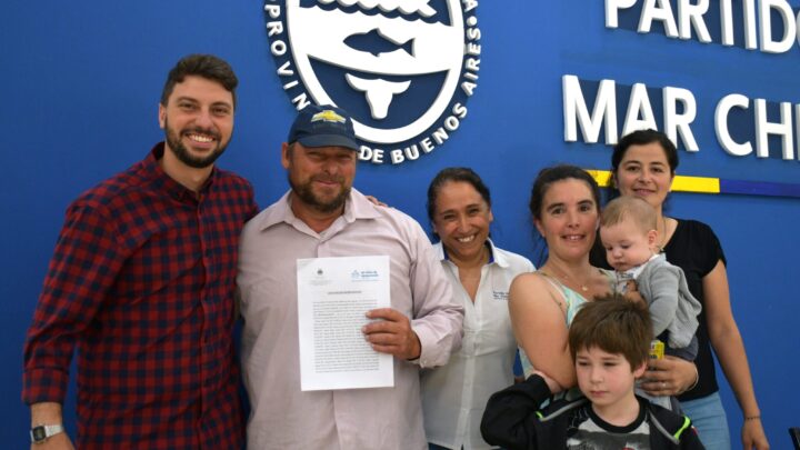 Mar Chiquita30 familias de Mar Chiquita firmaron el convenio de escrituración de su vivienda