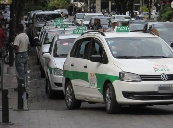 SE APROBARA EN EL CONCEJO DELIBERANTEDesde el fin de semana, los taxis en La Plata suben un 25%, y tendrán un nuevo aumento, igual, en febrero