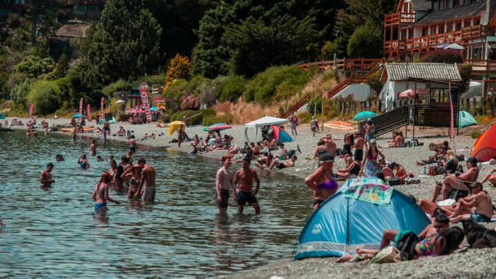 Lagos cordilleranosOcho playas lacustres de Bariloche para resistir la ola de calor