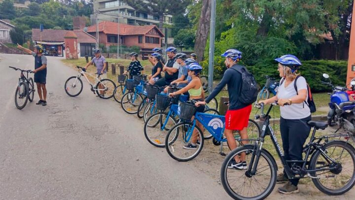PaseosTandil invita a locales y turistas a descubrir la ciudad en bicicleta en tours gratuitos