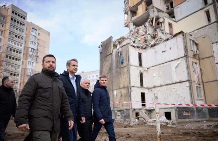 El presidente ucraniano y Kyriakos Mitsotakis salieron ilesosAl menos cinco muertos en un ataque con drones rusos cerca de donde estaba Zelensky junto al primer ministro griego en Odesa