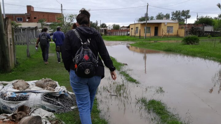 EL MAL ESTADO DE ALGUNAS CALLES, TEMA RECURRENTEPor pedido de los vecinos, autoridades municipales recorrieron el San Cayetano, en medio de las lluvias