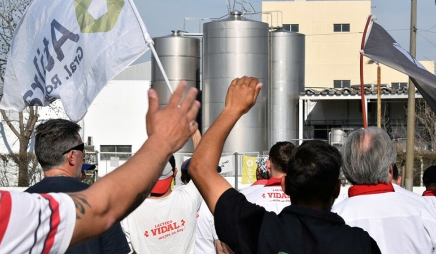FLORENCIA ARIETTO, OTRA GRAN DERROTADALa justicia laboral ratificó el fallo a favor de Atilra en el caso “Lácteos Vidal”: deberán reincorporar a los trabajadores y pagar las costas del juicio   